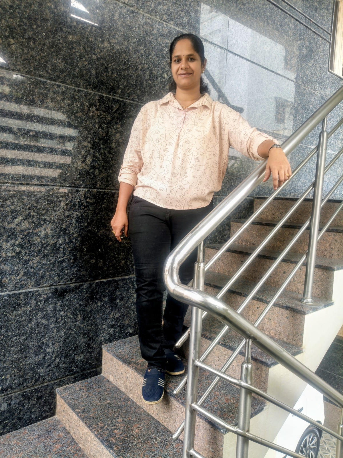 Deepa R